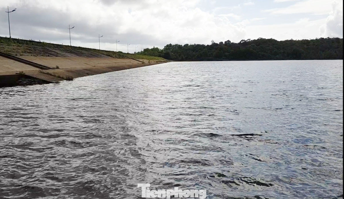 Nắng nóng 'đổ lửa', hồ nước ngọt lớn nhất Phú Quốc báo động ảnh 3