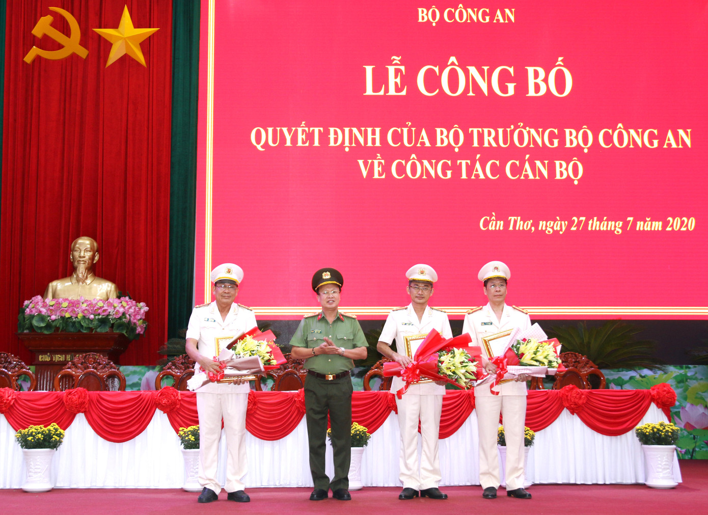 Thành phố Cần Thơ có 3 tân Phó Giám đốc Công an ảnh 1