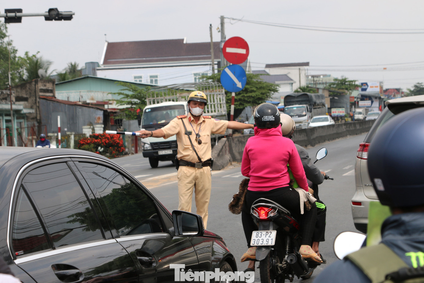 Người miền Tây hối hả trở lại TPHCM sau kỳ nghỉ Tết ảnh 15