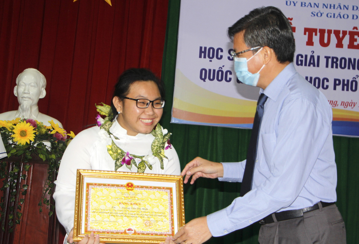 Kiên Giang: 11 học sinh đạt giải quốc gia được thưởng từ 20 - 80 triệu đồng/bạn ảnh 1