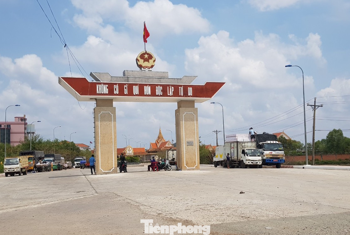 Thời COVID-19, giao thương qua biên giới bằng... xuồng không người lái ảnh 16