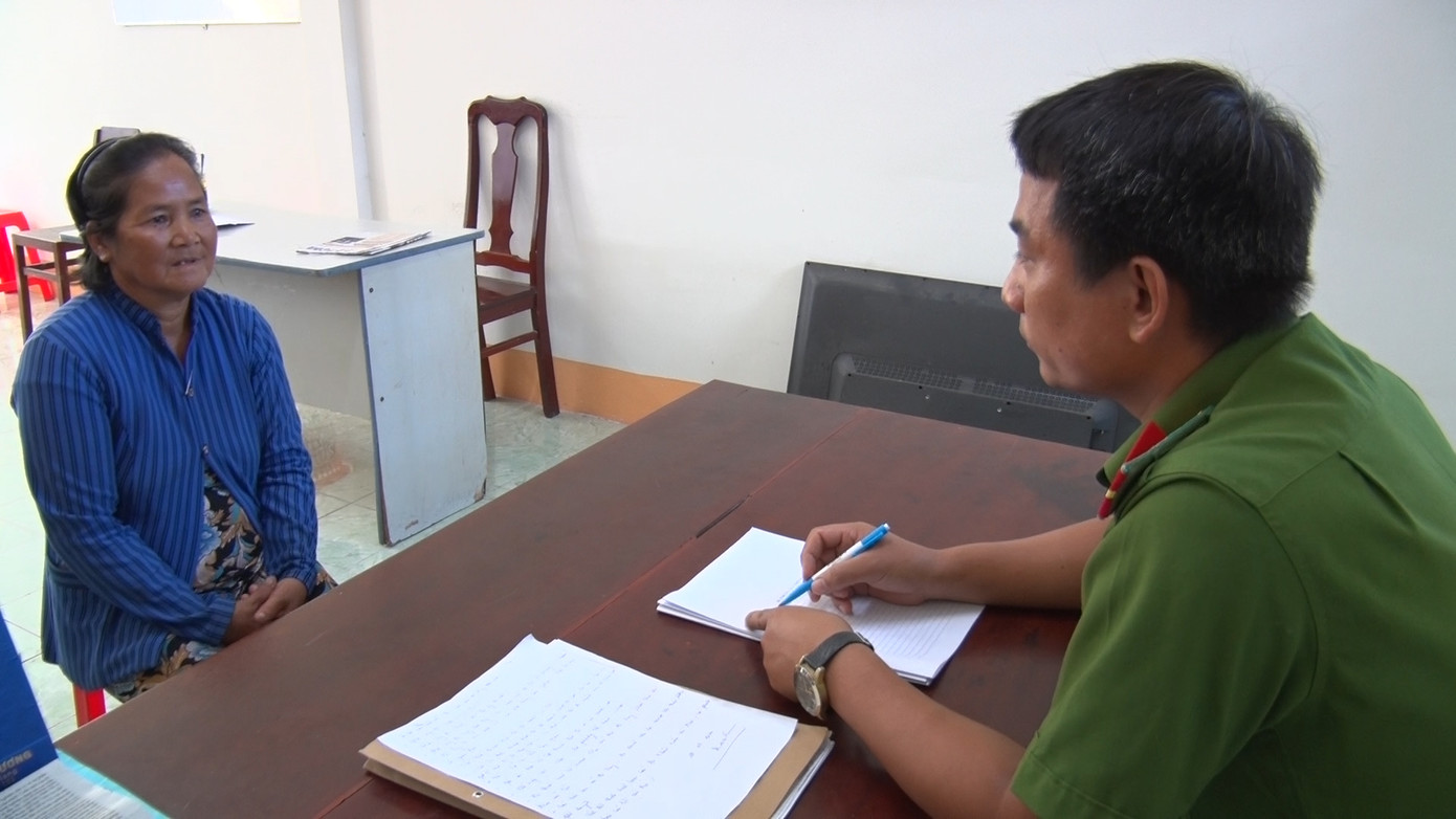 Bà cụ 70 tuổi vờ mua vàng để trộm cắp ảnh 1