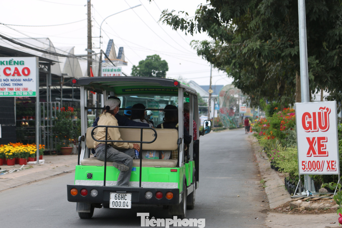 Làng hoa lớn nhất miền Tây đìu hiu, khách thưa thớt ảnh 9