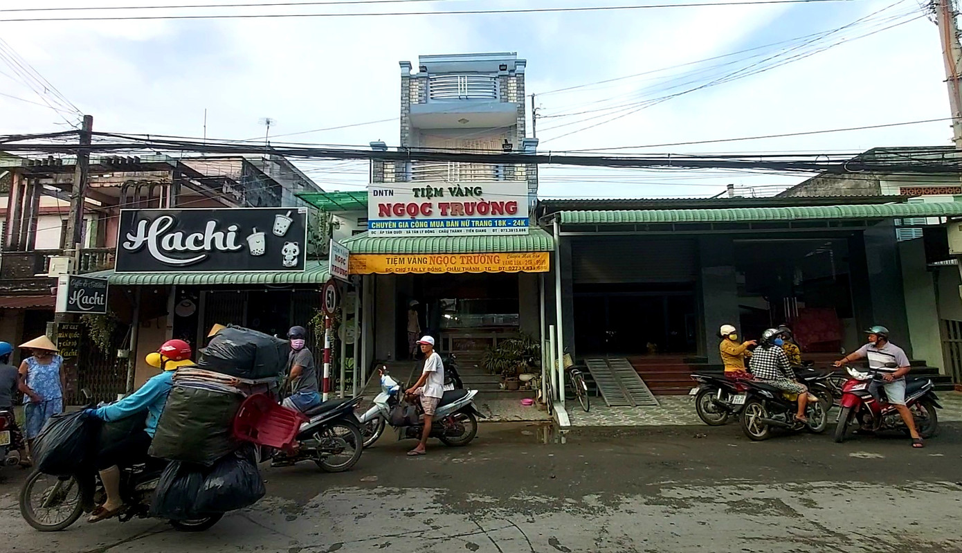 Nam thanh niên che mặt vào tiệm vàng đánh thương tích chủ tiệm ảnh 2