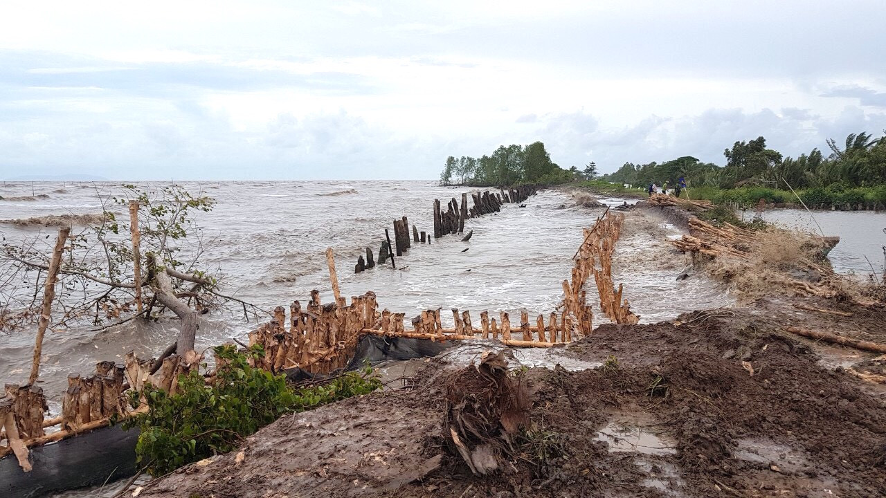 Kiên Giang công bố tình trạng sạt lở đê biển nghiêm trọng ảnh 1