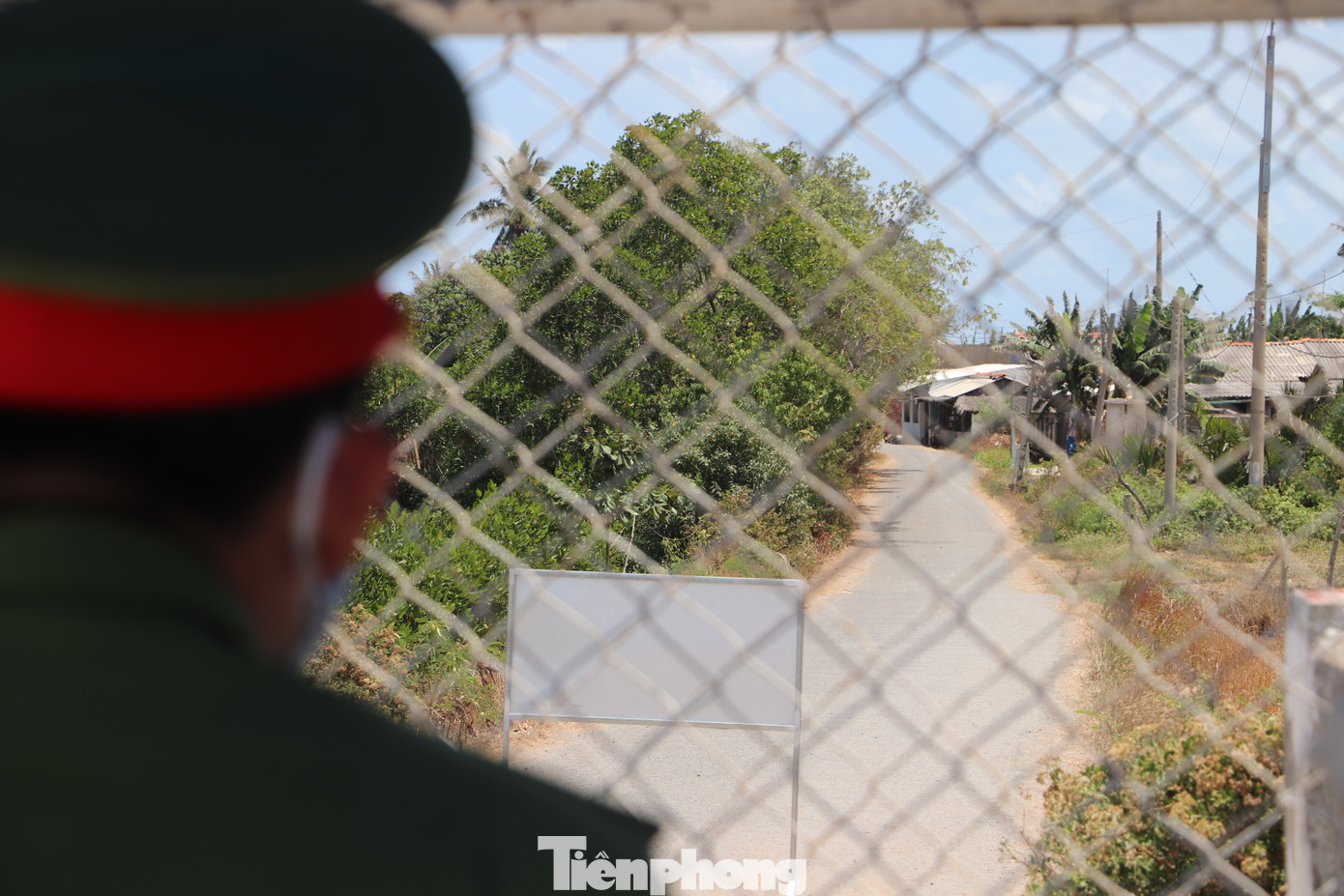 Cận cảnh khu vực phong tỏa, cách ly gần 1.600 người liên quan ca thứ 123 ảnh 9