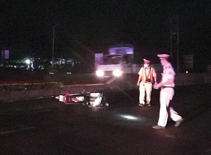 Khởi tố vụ thiếu tá CSGT bị ‘quái xế’ tông gãy chân ảnh 1