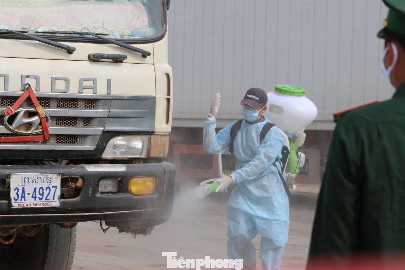 Thời COVID-19, giao thương qua biên giới bằng... xuồng không người lái ảnh 12