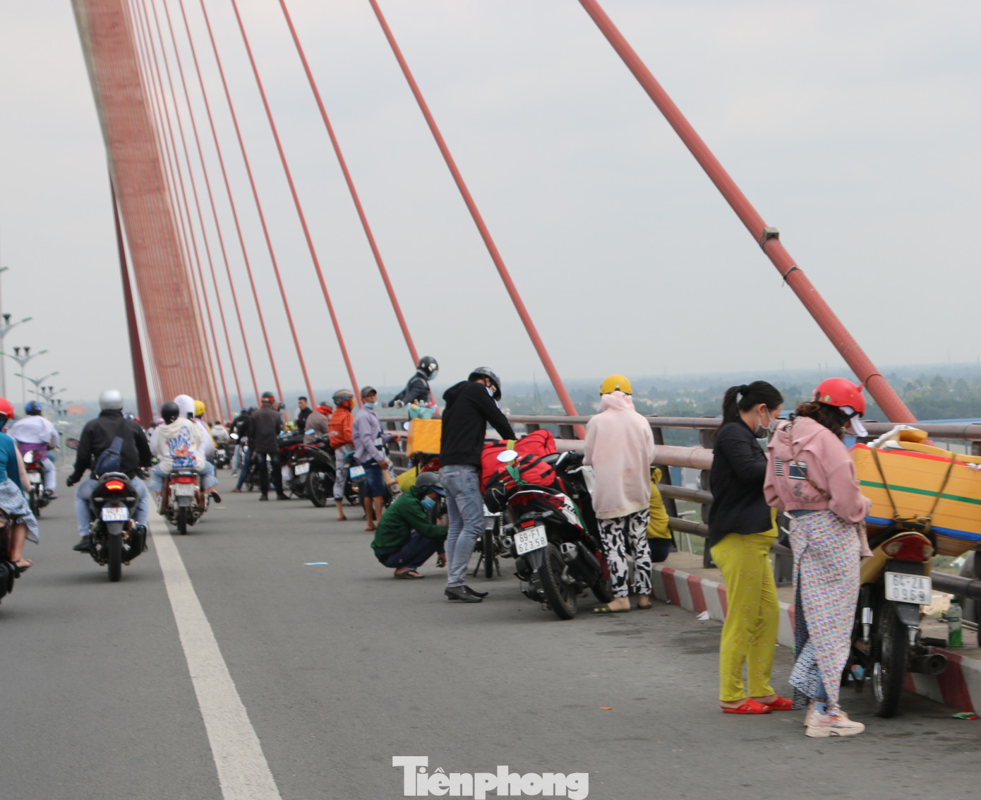 Người miền Tây hối hả trở lại TPHCM sau kỳ nghỉ Tết ảnh 5