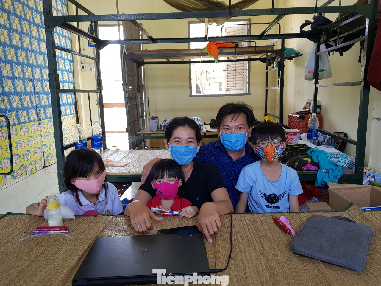 Cuộc sống trong khu cách ly của gia đình nữ tiến sĩ ngành y ảnh 1