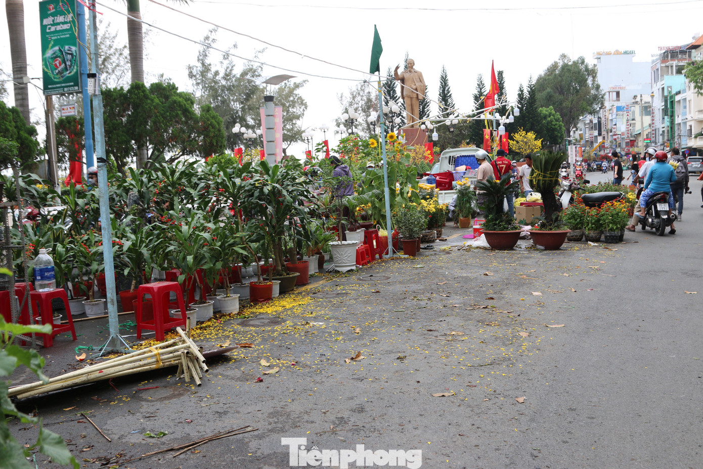 Chợ hoa Cần Thơ nhộn nhịp ngày 30 Tết ảnh 15