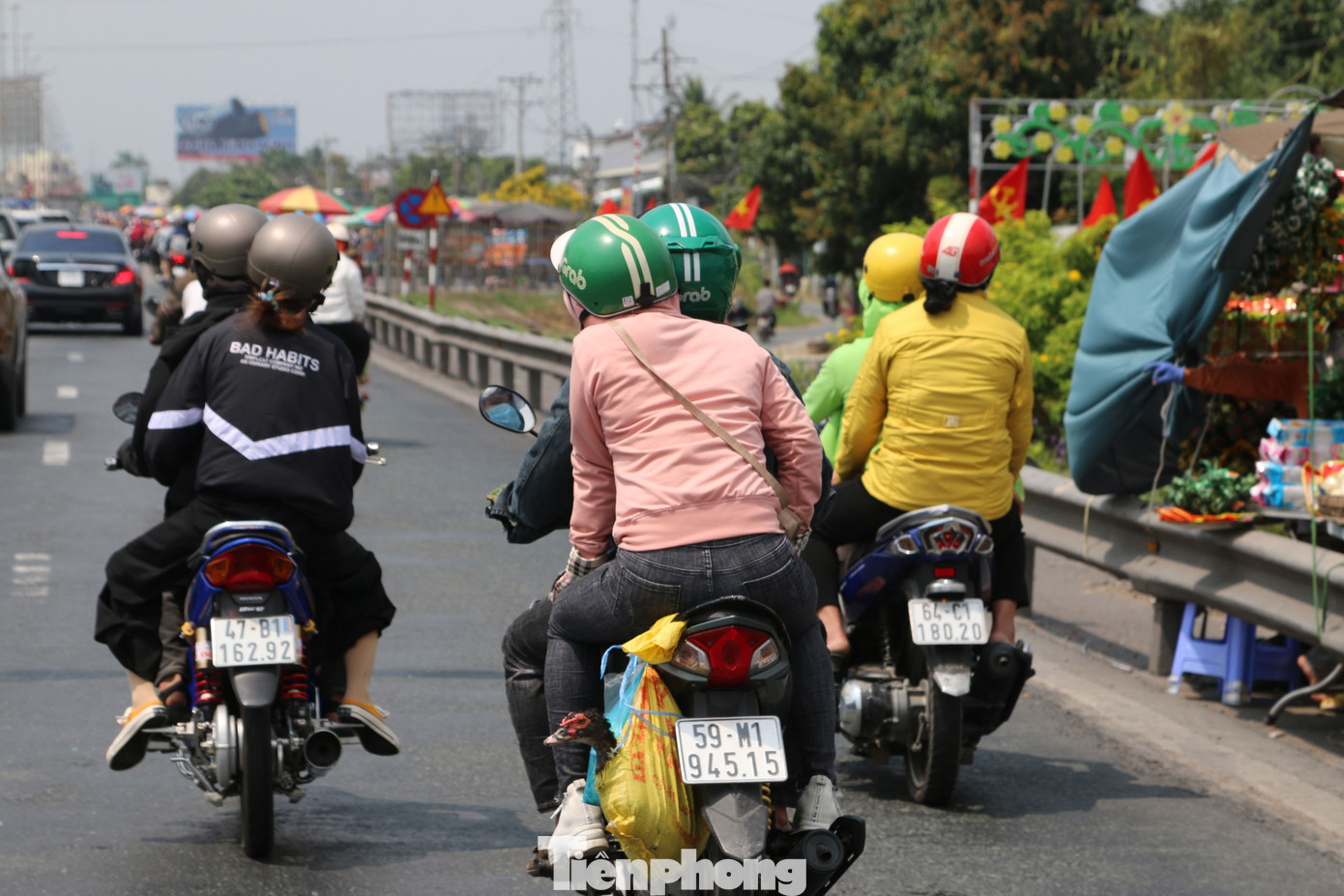 Người miền Tây hối hả trở lại TPHCM sau kỳ nghỉ Tết ảnh 12