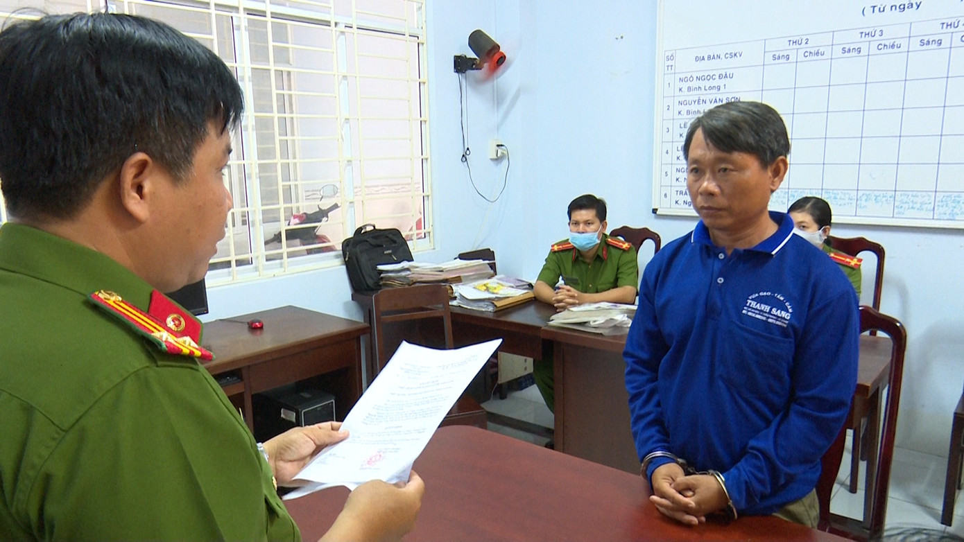 Bắt tạm giam đối tượng sản xuất thuốc bảo vệ thực vật giả ảnh 1