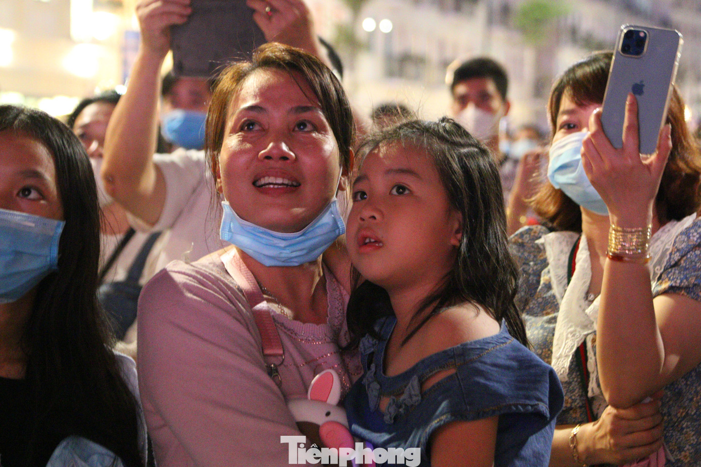 Rực rỡ pháo hoa chào mừng thành phố Phú Quốc ảnh 10