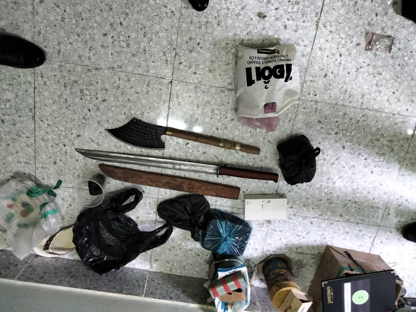 Hơn 100 cảnh sát bắt vụ cho vay lãi nặng, tàng trữ ma tuý ở Tiền Giang ảnh 2