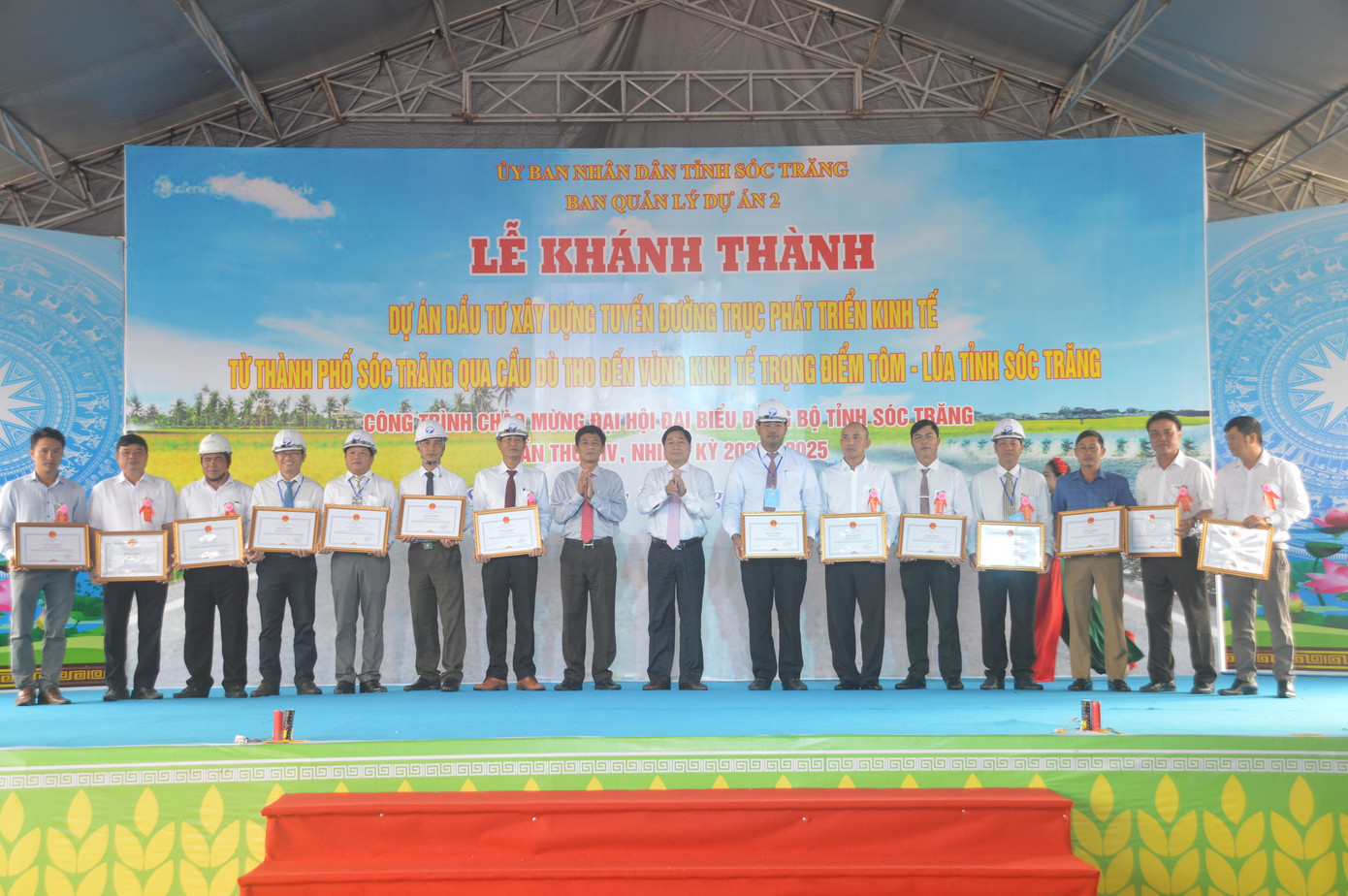 Khánh thành tuyến đường trục phát triển kinh tế gần 1.200 tỷ ở Sóc Trăng ảnh 3