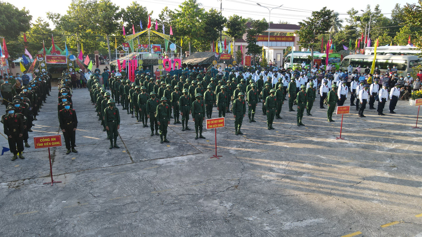 Trưởng Ban Dân vận Trung ương Trương Thị Mai dự ngày hội giao, nhận quân ở Sóc Trăng ảnh 4