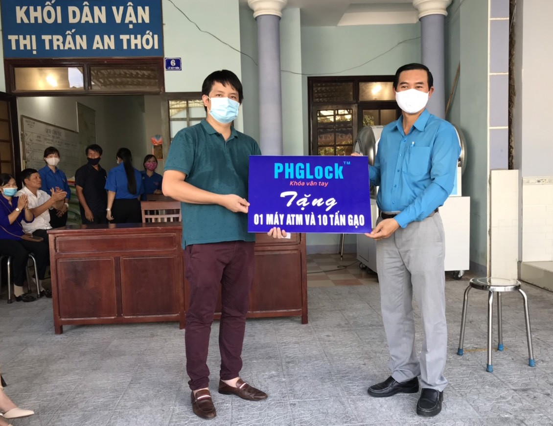 'ATM gạo' lần đầu ra... đảo Phú Quốc ảnh 1