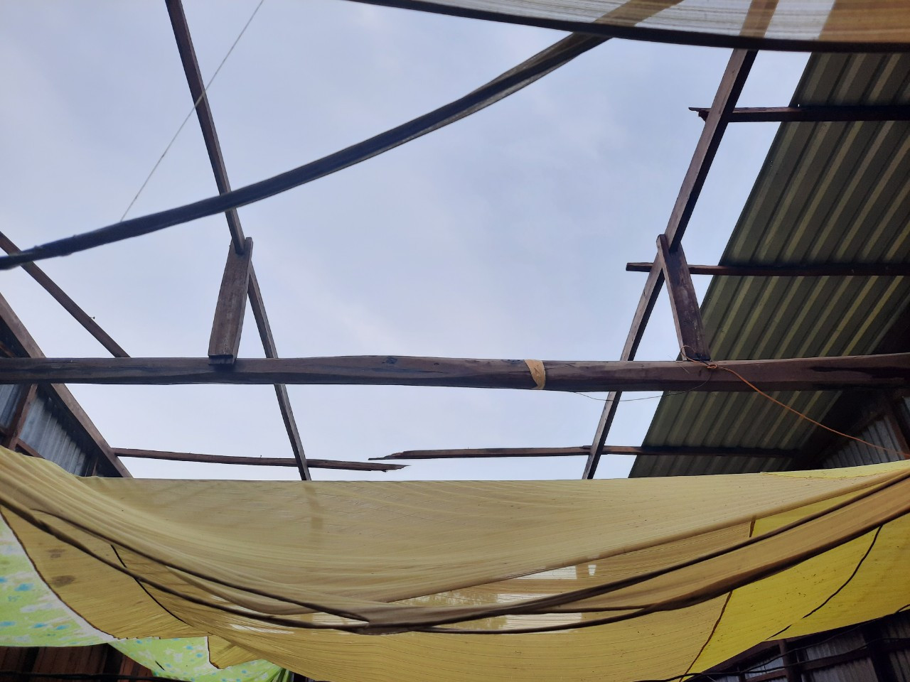 6 người chết, mất tích trong dông lốc, mưa đá khủng khiếp ảnh 2