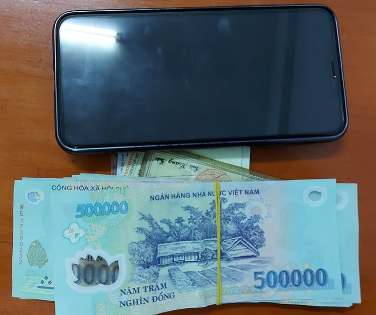 Y sĩ khai quay lén phòng tắm của 'cô hàng xóm' để cưỡng dâm, tống tiền ảnh 2