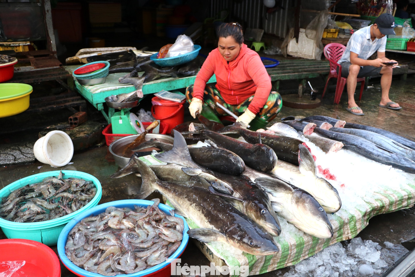 Chợ lớn nhất Phú Quốc nhộn nhịp sau giãn cách xã hội ảnh 7