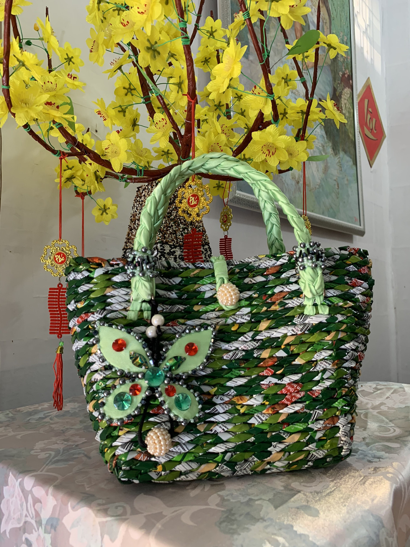 Thầy giáo miền Tây lập kỷ lục làm túi xách từ vỏ mì gói ảnh 6