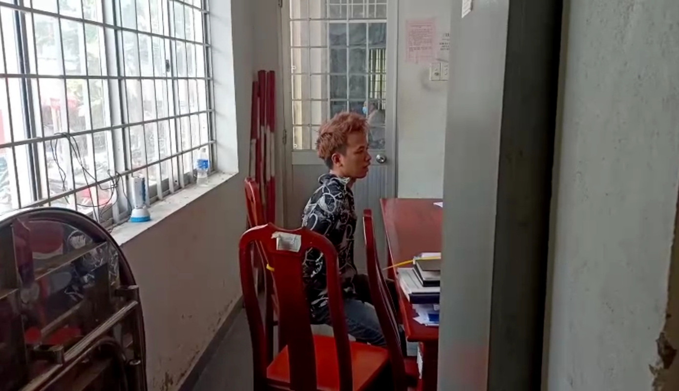 Truy đuổi gần 4km bắt xe 'điên' gây tai nạn bỏ chạy ảnh 2