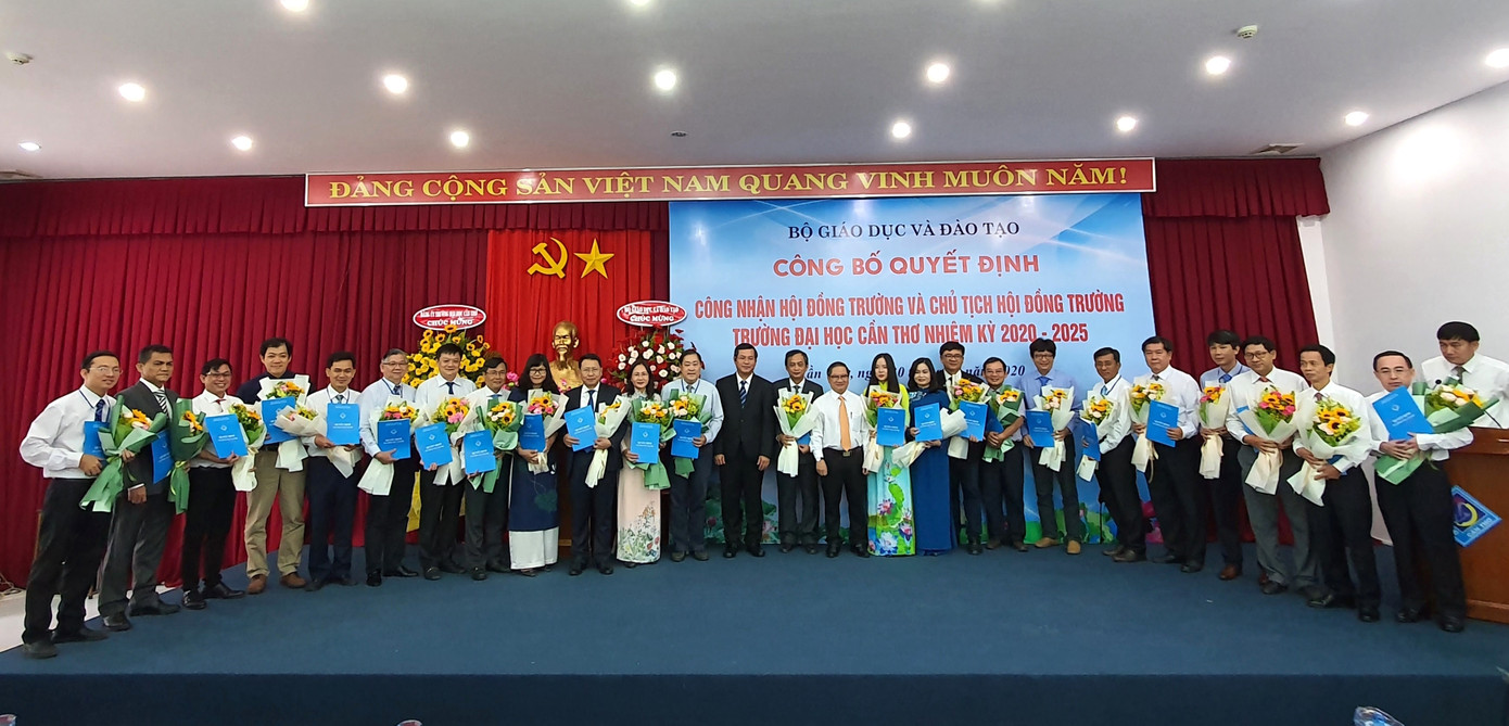 Công bố Quyết định công nhận Hội đồng Trường Đại học Cần Thơ ảnh 2