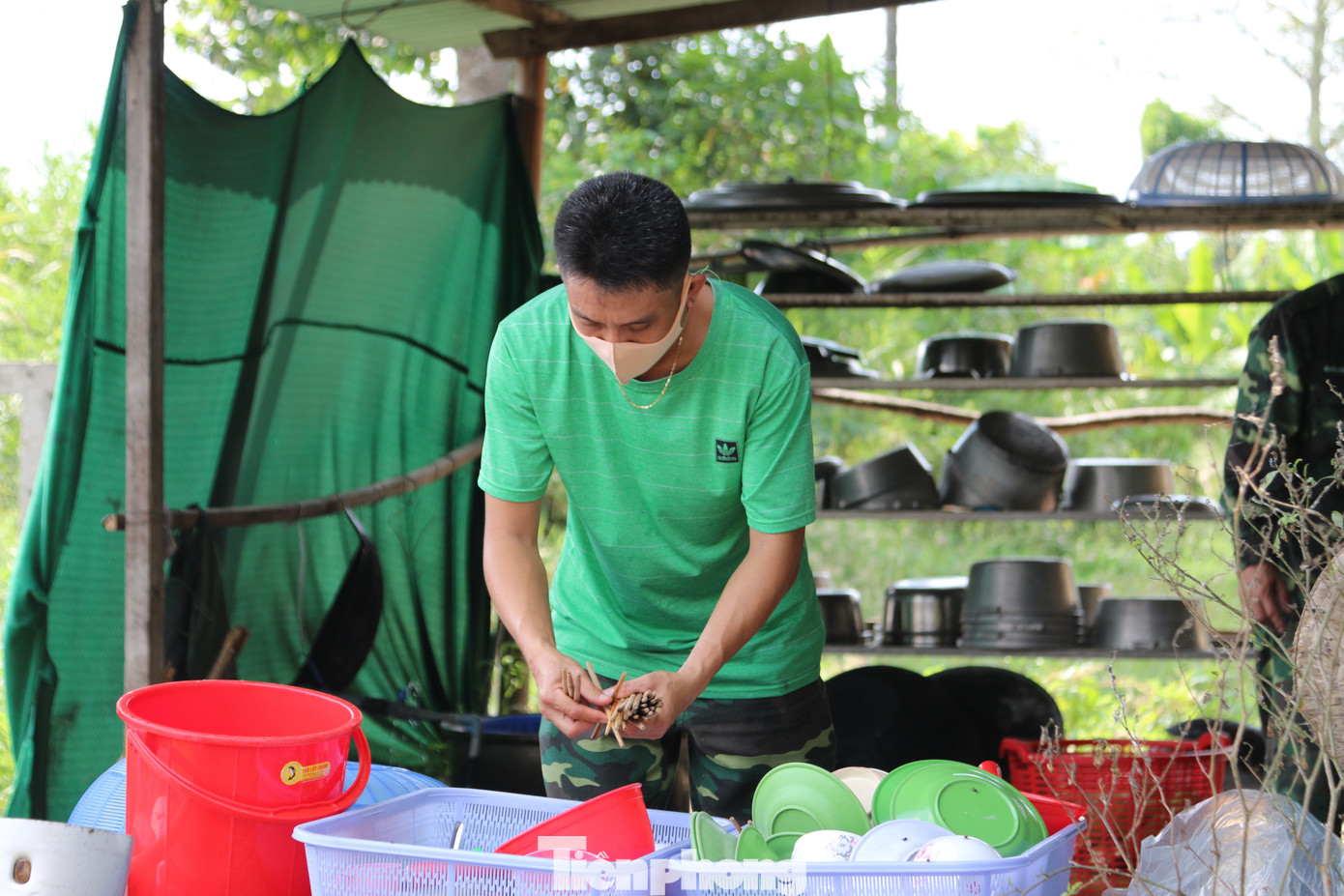 Bên trong bếp ăn quân đội phục vụ người cách ly ở Đồng Tháp có gì đặc biệt? ảnh 4