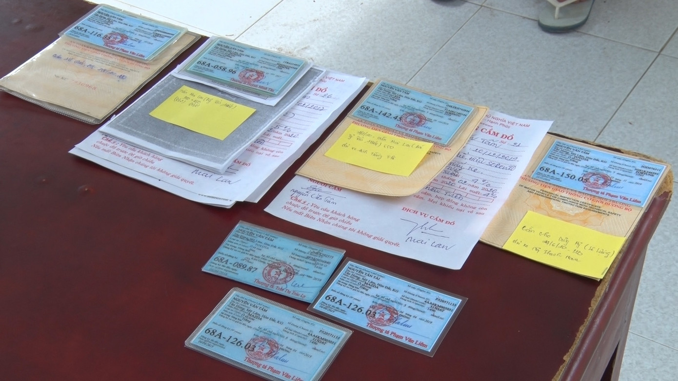 Bắt đối tượng làm giả giấy tờ, thuê xe ô tô cầm cố chiếm đoạt hàng tỷ đồng ảnh 2