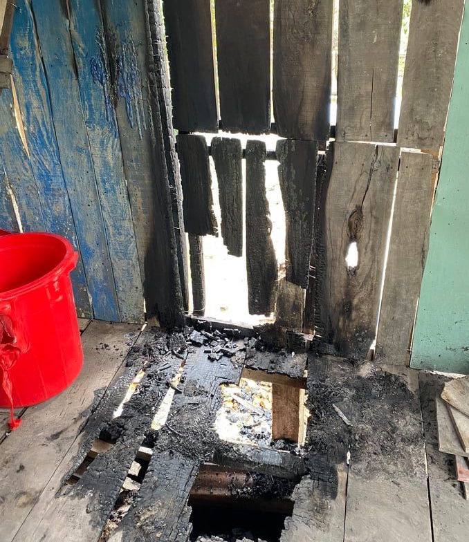 Công an vào cuộc vụ phóng hỏa đốt nhà, bỏ thuốc trừ sâu vào lu nước ảnh 2