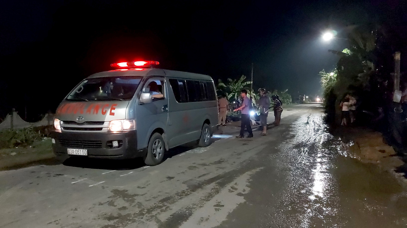 Va chạm liên hoàn giữa 3 xe máy, 2 người thương vong ảnh 1