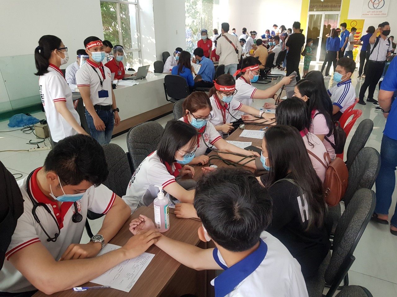 Sôi động Chủ nhật Đỏ lần thứ XIII tại Cần Thơ ảnh 7