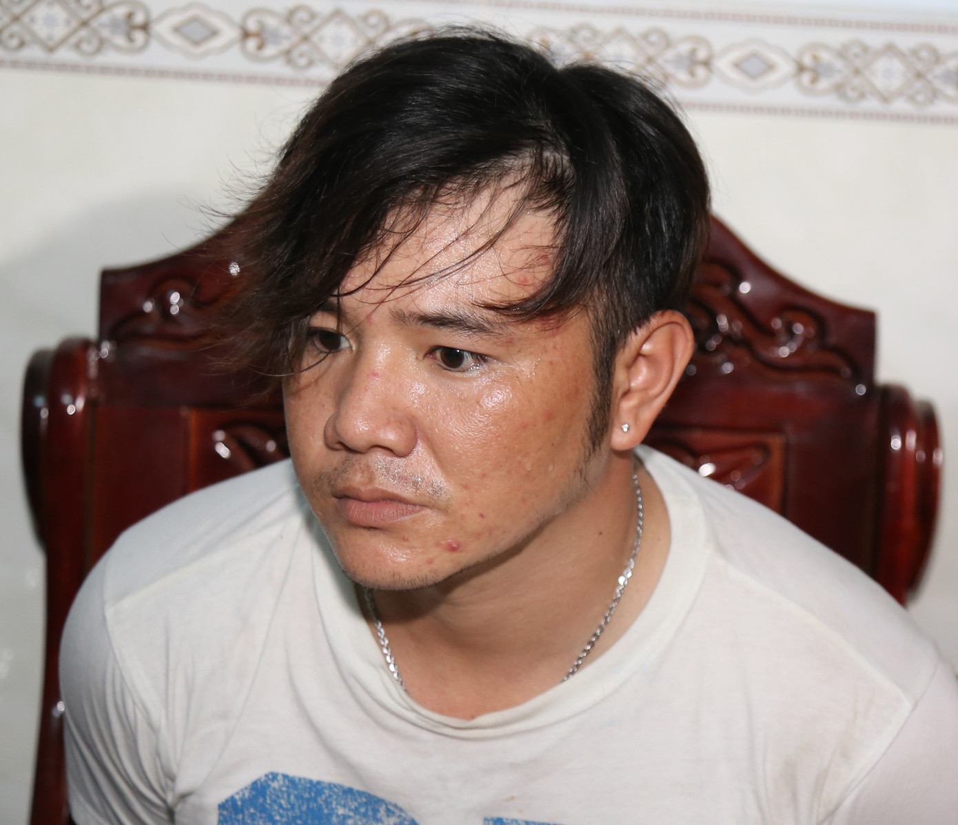 Bắt đối tượng tàng trữ ma túy cùng nhiều hàng ‘nóng’ ảnh 1