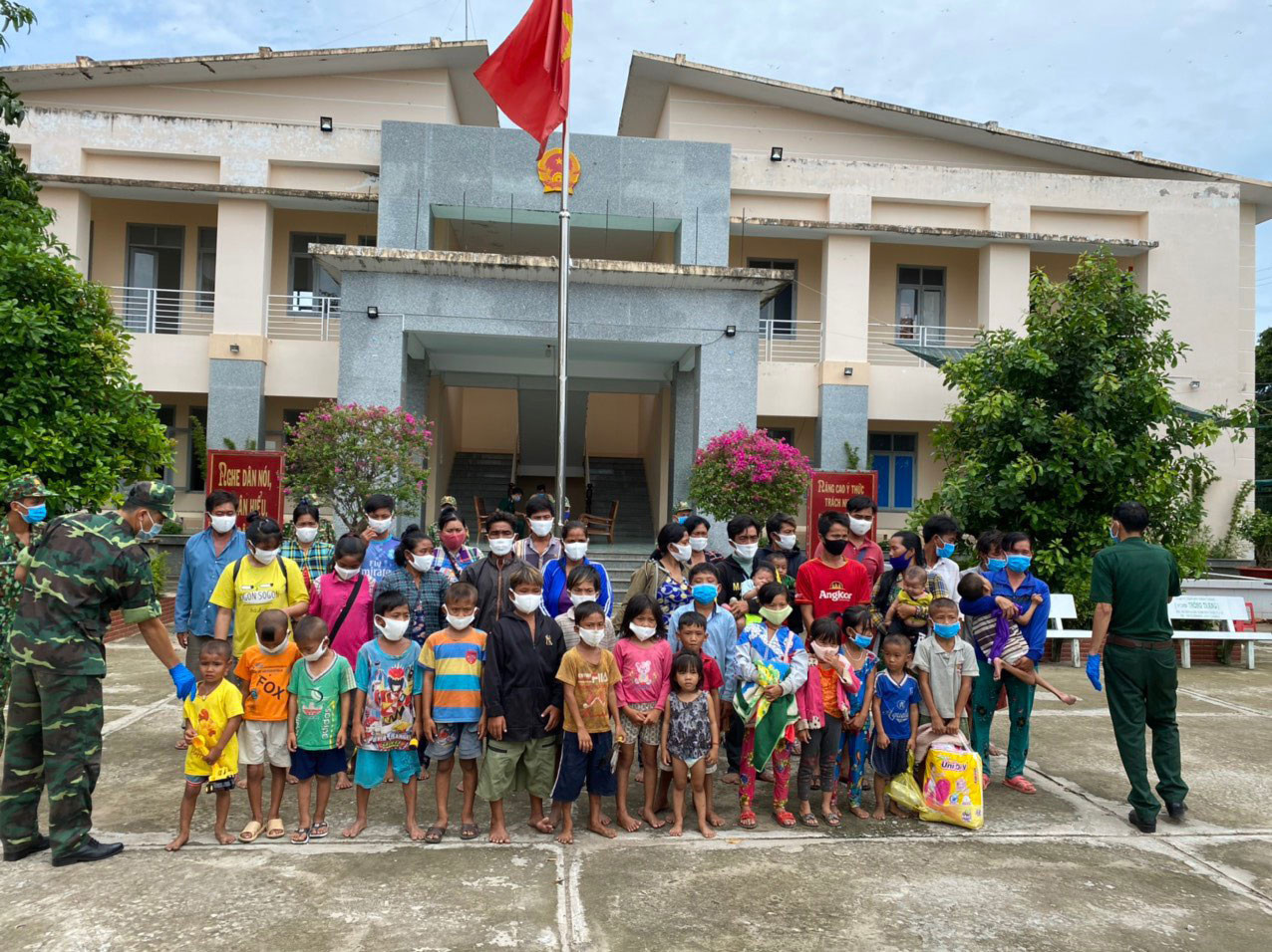 Kiên cường phòng, chống dịch nơi tuyến đầu biên giới An Giang ảnh 9