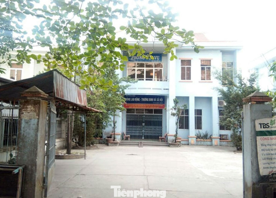 Nữ trưởng phòng ở Kiên Giang chiếm đoạt hàng trăm triệu tiền quà tết ảnh 1