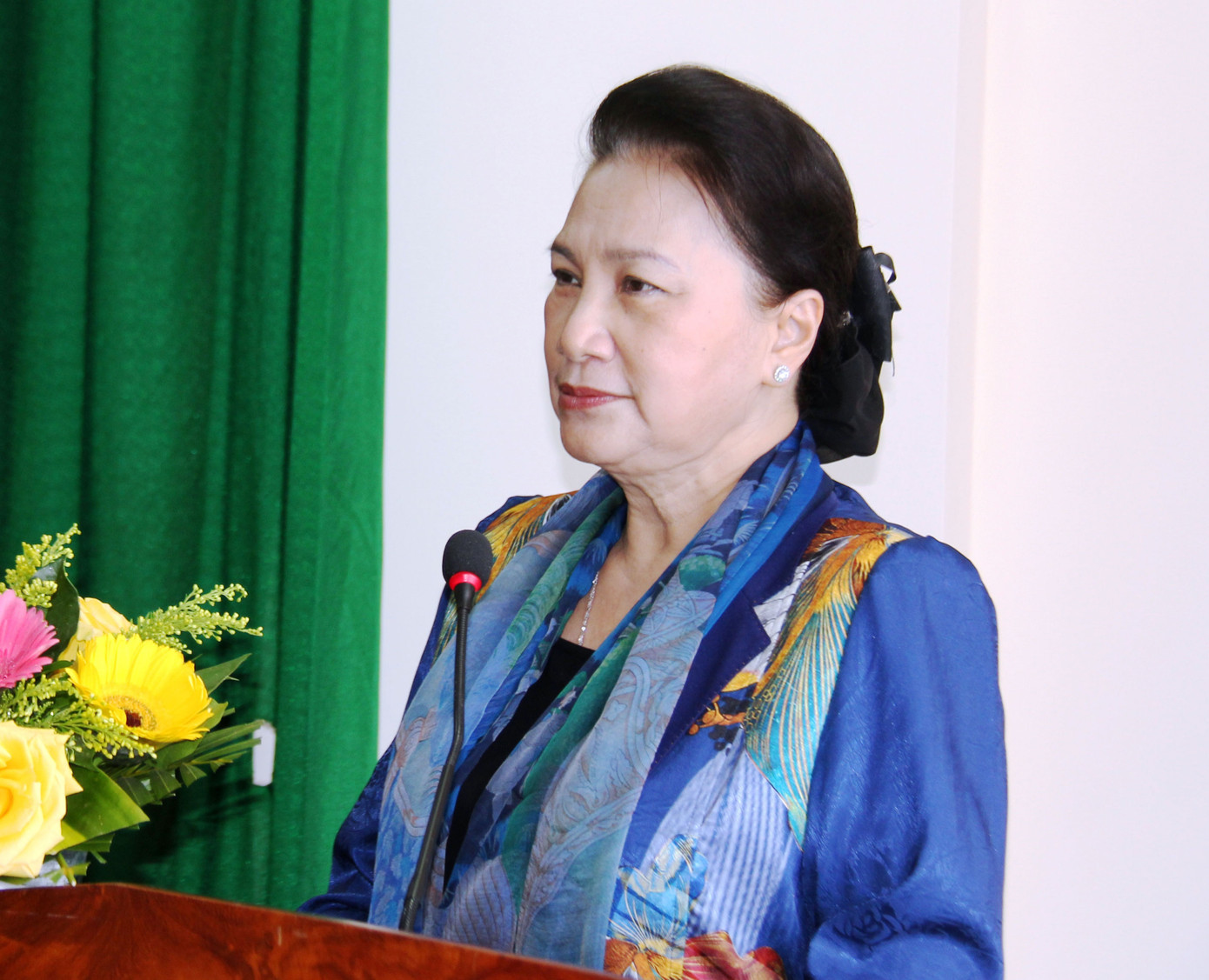 Chủ tịch Quốc hội tặng quà Tết gia đình chính sách, hộ nghèo tại Bến Tre ảnh 1