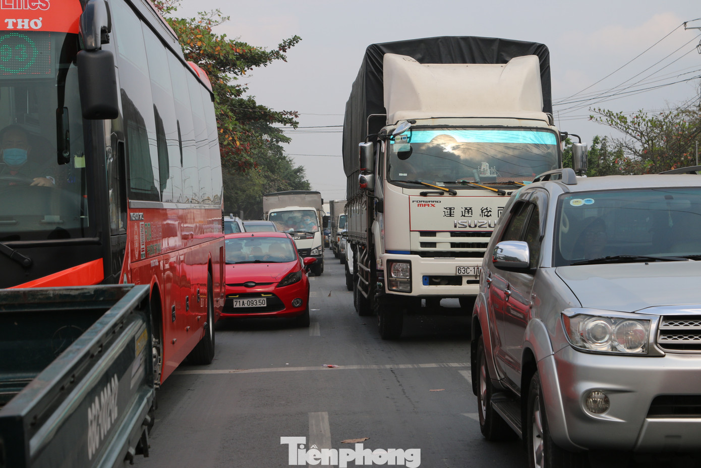 Người dân ùn ùn về quê ăn Tết, quốc lộ miền Tây ùn tắc từ trưa tới tối ảnh 2