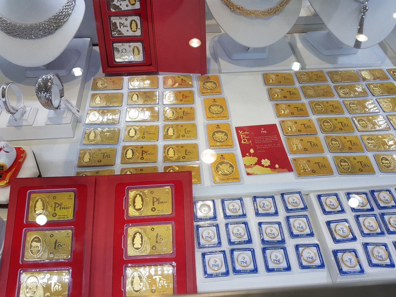 Người Hà Tĩnh, Cần Thơ đổ xô mua vàng ngày Vía Thần Tài ảnh 13