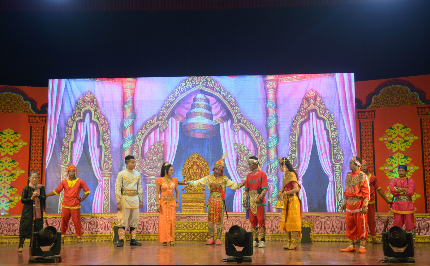 Nhạc ngũ âm, múa Rom – Vong và nghề làm bánh Pía được công nhận di sản văn hoá phi vật thể ảnh 2