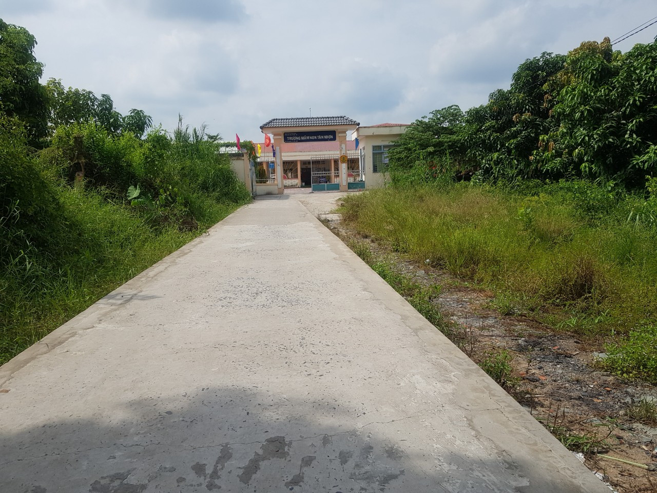 Trường mầm non 15 tỷ đồng ở Cần Thơ không có đường đi ảnh 1