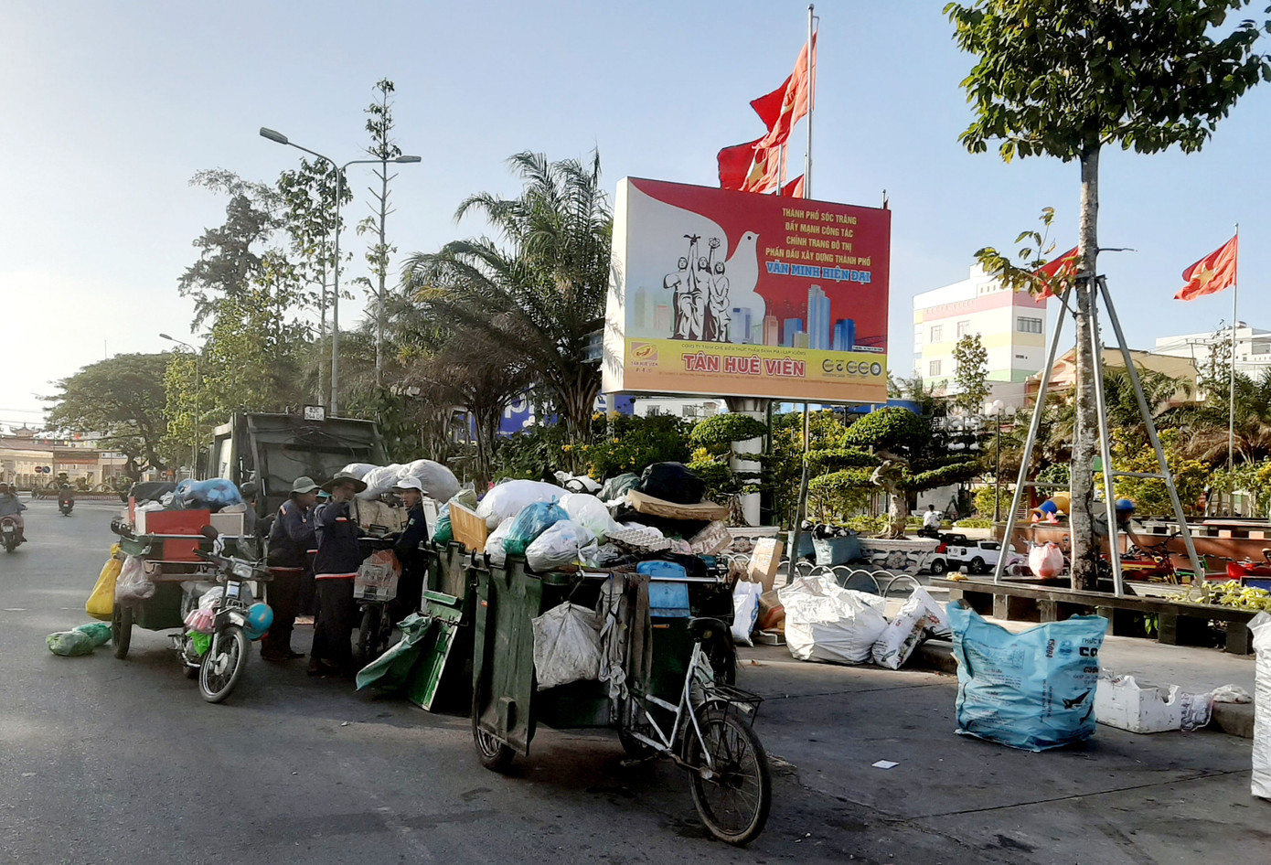 Hối hả chiều 30 Tết ở Sóc Trăng ảnh 4