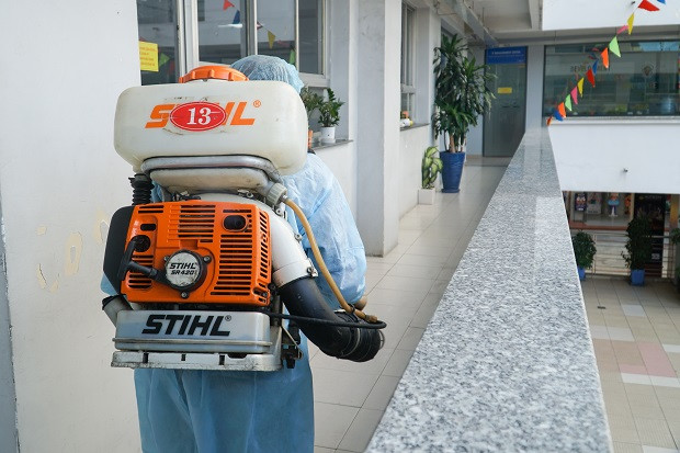 Trường ĐH Công nghệ TP. HCM phải phun khử trùng vì BN1342 đi học ảnh 1