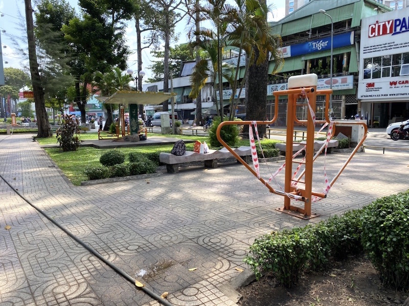 Công viên Sài Gòn đìu hiu giữa mùa dịch COVID-19 ảnh 13