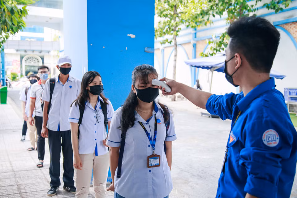 Sinh viên hào hứng trở lại giảng đường ảnh 12