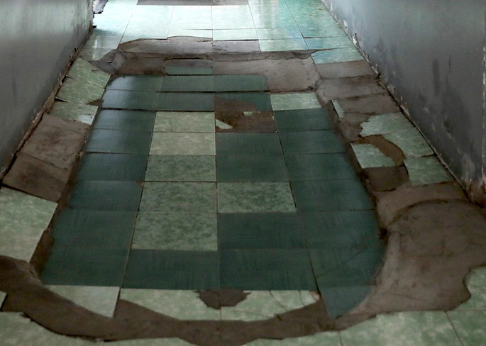 Chưa bàn giao, Bệnh viện Tâm thần TPHCM đã sụt lún như gặp động đất ảnh 18