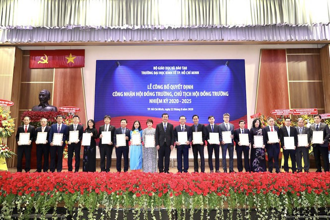 Vì sao nhiều lãnh đạo các tỉnh thành, doanh nghiệp tham gia Hội đồng trường đại học? ảnh 1