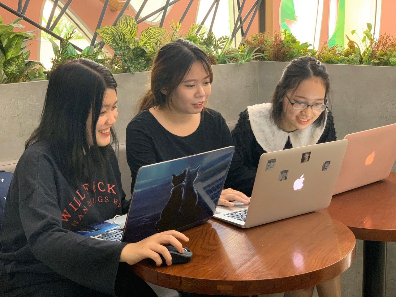 Dịch COVID-19 bùng phát, sinh viên học Giáo dục Quốc phòng qua mạng ảnh 2