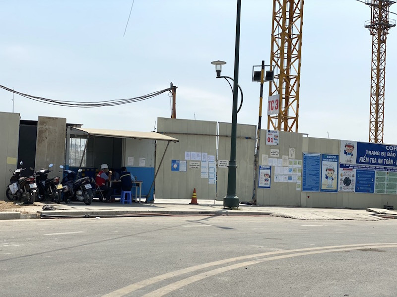 Sài Gòn đường phố vắng tanh, công trường vẫn tấp nập thi công ảnh 9