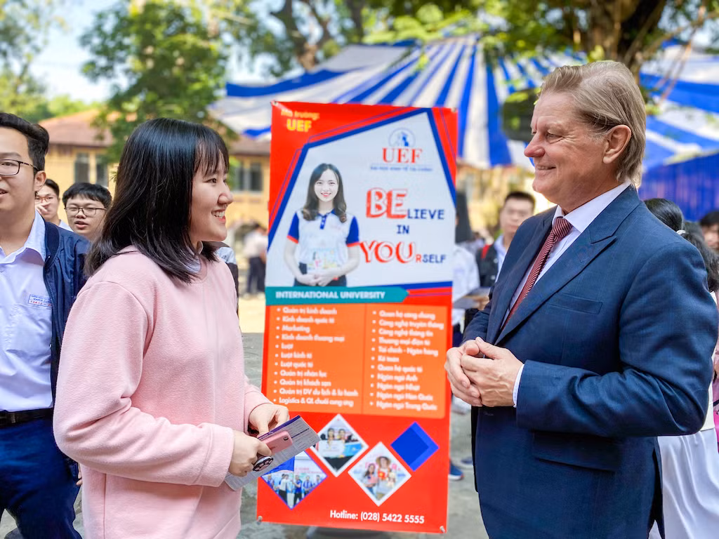 Trường ĐH Kinh tế Tài chính TP. HCM tuyển sinh 3.495 chỉ tiêu ở năm 2021. ảnh 2
